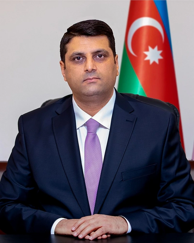 İlham Əliyev yeni rektor təyin etdi